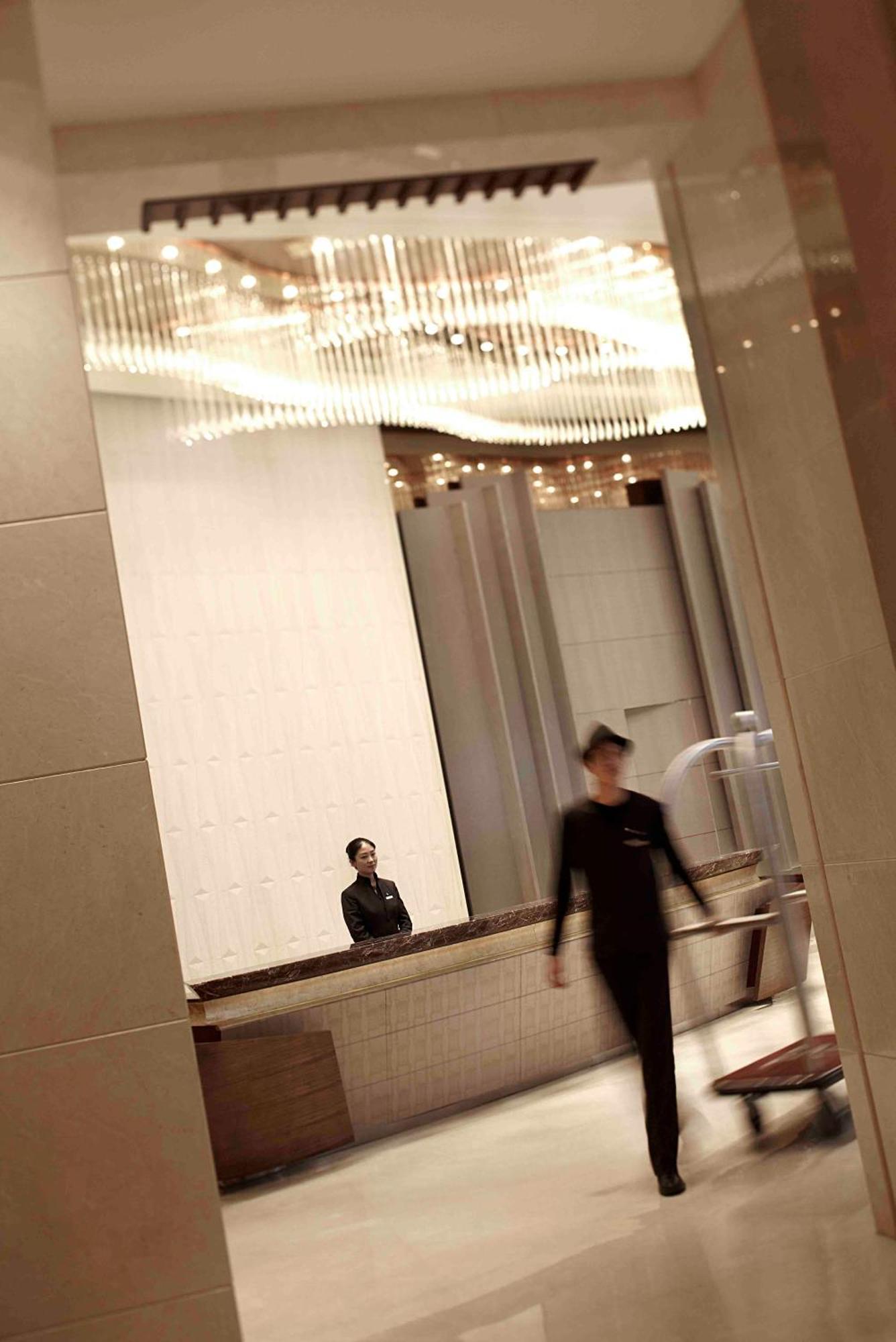 Renaissance Tianjin Lakeview Hotel Exterior foto